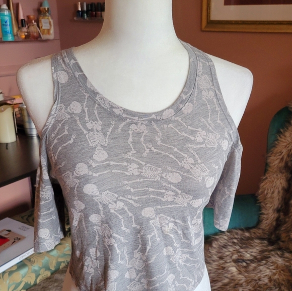 COPY - Skeleton cold shoulder crop - Picture 2 of 5